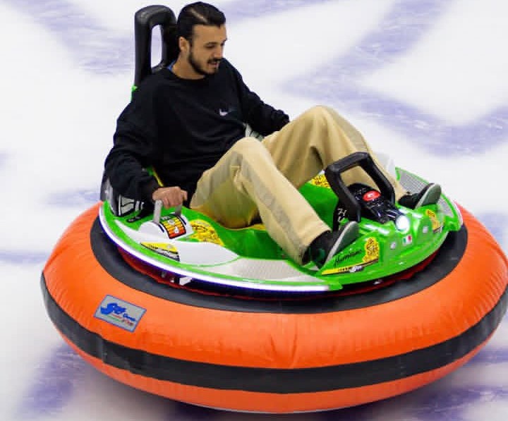 بامپرکار در آیس رینک میکامال کیش